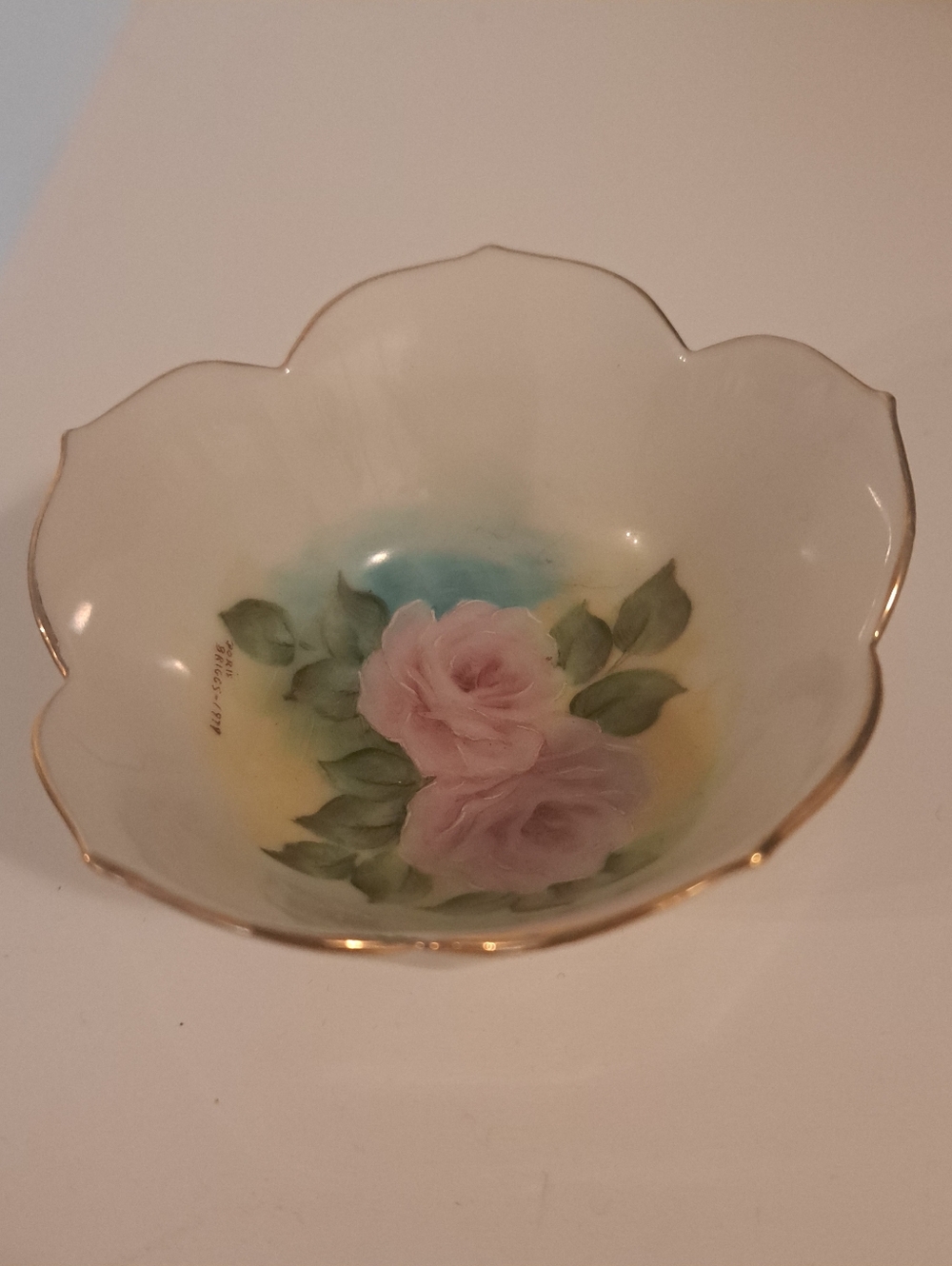 Gorgeous Vintage Porcelain Floral Scalloped Gold RIM Berry/ Trinket Dish